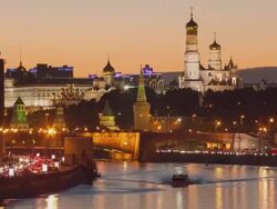 TL View to the Kremlin wall and Cathedrals from the bridge / Russia, Moscow Stock Footage