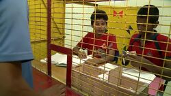 VOICED: Un banco para ninos de la calle News Clip