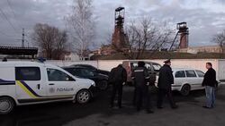 CLEAN : Deadly blast rips through Ukraine coal mine News Clip