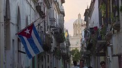 CLEAN : On the walls of Havana, the Cuban Revolution continues News Clip