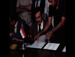 SYND 24 4 80 IRAQI MINISTERS SIGN TRADE AND OIL AGREEMENT WITH INDIA IN NEW DELHI Instructional Video