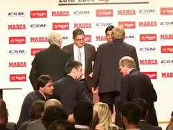 Luis Suarez receives the 'Golden Boot' award Stock Footage