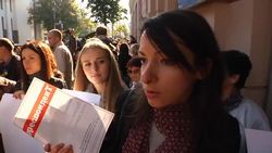 Journalists protest outside parliament against defamation bill News Clip