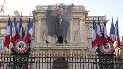 CLEAN : Frances Foreign Ministry hangs News Clip