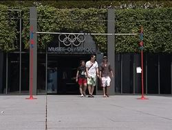 Chicago 2016 bid committee arrives to give their presentation to the IOC News Clip