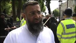 Muslims protest against US President's visit, scuffles Instructional Video