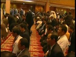 Leaders attend Friday prayers News Clip