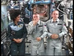 WRAP Queen at NASA flight centre, visit to children's medical centre, WWII memorial News Clip