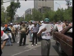 MEXICO: PROTEST DEMANDING RELEASE OF JAILED BUS UNION LEADERS News Clip