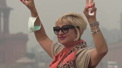 CLEAN : Delhi may be suffocating but residents reluctant to wear pollution masks News Clip