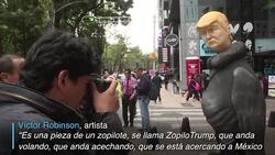 CLEAN : Un Trump con cuerpo de buitre en el centro de Mexico News Clip
