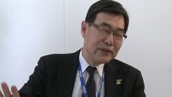 CLEAN: Smartphone meets tablet as makers look at big picture News Clip