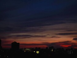 moving cloud and traffic timelapse in bangkok city. Stock Footage