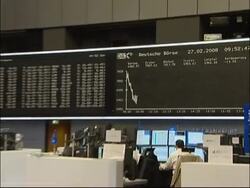 Euro hits record high, breaking US$1.50 barrier News Clip