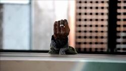 CLEAN : Philippine troops clear rebels, cut off es News Clip