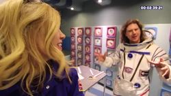 8 Planets, 8 Experiments, 8 Minutes! | Maddie Moate Instructional Video