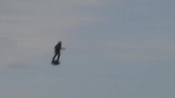 VOICED : Frances Franky Zapata logra hazana de cruzar el canal de la Mancha con tabla voladora News Clip