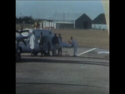 SYND 23-1-73 TRANSFER OF PRESIDENT JOHNSON'S BODY FROM PLANE TO AMBULANCE News Clip