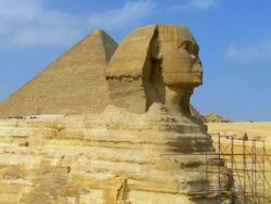 WS PAN View of Sphinx with pyramid of Khafre / Giza, Egypt Stock Footage