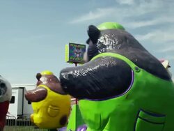 The Big Bear kiddie ride spins around on the midway at a State Fair. Stock Footage
