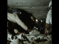 SYND 18 5 73  GOLD MINING AND REFINING IN SOUTH AFRICA News Clip