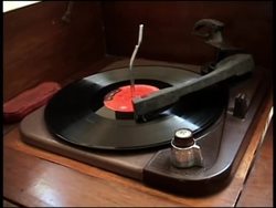 New Mexico governor visits Havana, sots Instructional Video