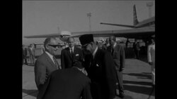 CAN566 MALAYSIAN PREMIER STOPS IN CAIRO ENROUTE TO LONDON News Clip