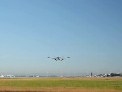 airplane landing overhead Stock Footage