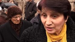 Thousands of opposition supporters call for PM's resignation Instructional Video