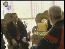 Convalescing leader Fidel Castro received visiting Vietnamese Communist Party chief Nong Duc Manh, Cuban television reported Saturday. Instructional Video
