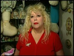 Over 26-thousand pieces in world''s largest bunny memorabilia collection News Clip