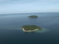 Aerial islands and reef of Tunku Abdul Rahman Park, Kota Kinabalu, Malaysia Stock Footage