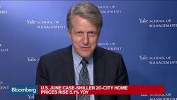Shiller: Housing Weakening, Fed Should Wait on Rates News Clip