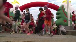 VOICED : Carrera con los mas feos sueter navidenos News Clip