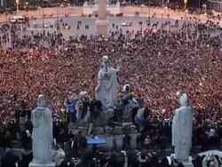 ATMOSPHERE: Gangnam Style Flash Mob In Rome at Piazza del Popolo on November 10, 2012 in Rome, Italy (Footage by WireImage Video/Getty Images) Stock Footage