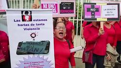 CLEAN : Nicaragua: Victim of femicide laid to rest as women protest News Clip