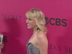Natasha Bedingfield at the 2010 Victoria's Secret Fashion Show - Pink Carpet Stock Footage