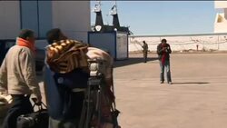 Hundreds of refugees leave Tunisian port on their way to Egypt Instructional Video