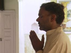 MS Man praying in Hindu temple / Haridwar, Uttarakhand, India Stock Footage