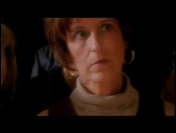 Country singer brings literacy scheme to the UK News Clip