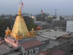 Timelapse evening shirdi temple ahemadnagar maharashtra Stock Footage