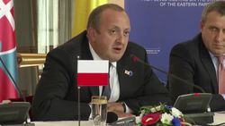 Past presidents recommend Russia withdraw its troops from border with Ukraine Instructional Video