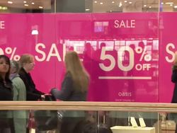 Post Christmas sales shopping News Clip