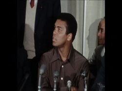 SYND 5-3-74  BOXER ALI ON MUSLIM PILGRIMAGE GIVES PRESS CONFERENCE News Clip