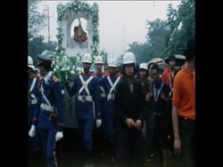SYND 4-8-72 JESUS STATUE RETURNED TO JUBILANT LOCALS News Clip