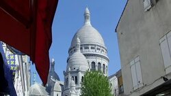 Sacre Couer seen from the street - Slow motion Stock Footage
