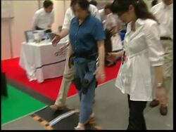 Honda presents the walking assistant robot News Clip