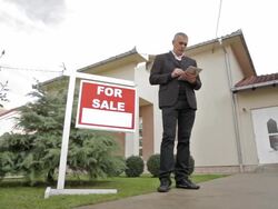 agent for the sale of real estate Stock Footage