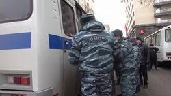 CLEAN : Russia arrests 200 protesters at anti-Puti News Clip