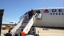 Sanders arrives in Italy Instructional Video